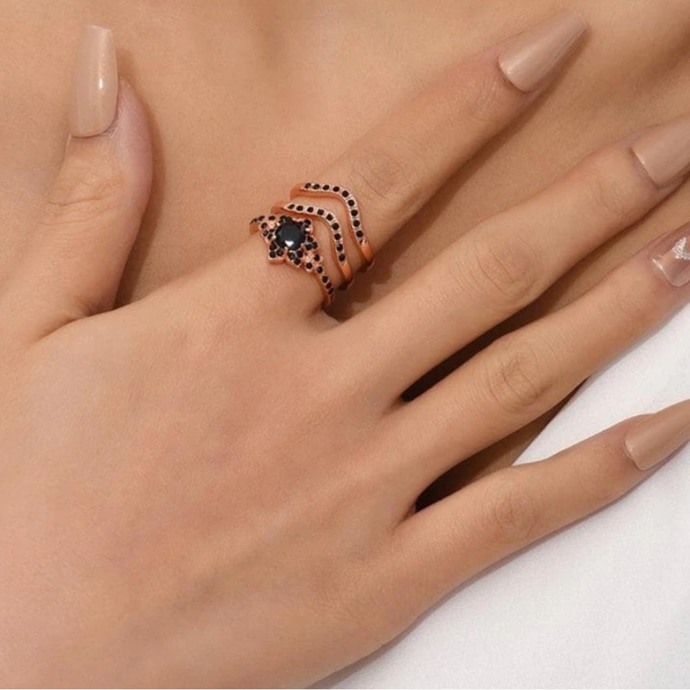 Emerald Wedding Ring - image 3